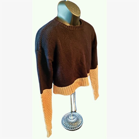 Crop Top Long Sleeve Knit Sweater New Without Tags Or Brand Tag - Picture 2 of 10